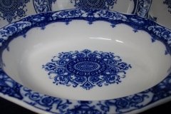 WEDGWOOD QUEEN CHARLOTTE- OVAL SERVING BOWL 10  7/8"    .....   http://jaapiesfinechinastore.com