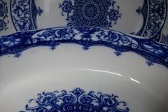 WEDGWOOD QUEEN CHARLOTTE- OVAL SERVING BOWL 10  7/8"    .....   http://jaapiesfinechinastore.com