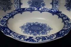 WEDGWOOD QUEEN CHARLOTTE- OVAL SERVING BOWL 10 "    .....   http://jaapiesfinechinastore.com