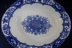 WEDGWOOD QUEEN CHARLOTTE- OVAL SERVING BOWL 10 "    .....   http://jaapiesfinechinastore.com