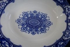WEDGWOOD QUEEN CHARLOTTE- OVAL SERVING BOWL 10 "    .....   http://jaapiesfinechinastore.com