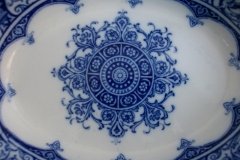 WEDGWOOD QUEEN CHARLOTTE- OVAL SERVING BOWL 7  3/4"    .....   http://jaapiesfinechinastore.com