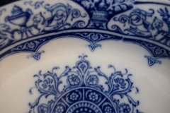 WEDGWOOD QUEEN CHARLOTTE- OVAL SERVING BOWL 7  3/4"    .....   http://jaapiesfinechinastore.com