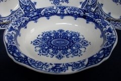 WEDGWOOD QUEEN CHARLOTTE- OVAL SERVING BOWL 8  3/4 "    .....   http://jaapiesfinechinastore.com
