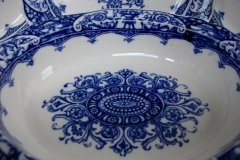 WEDGWOOD QUEEN CHARLOTTE- OVAL SERVING BOWL 8  3/4 "    .....   http://jaapiesfinechinastore.com