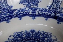 WEDGWOOD QUEEN CHARLOTTE- OVAL SERVING BOWL 8  3/4 "    .....   http://jaapiesfinechinastore.com
