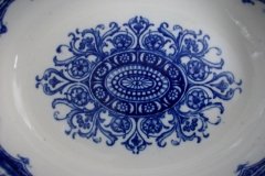 WEDGWOOD QUEEN CHARLOTTE- OVAL SERVING BOWL 8  3/4 "    .....   http://jaapiesfinechinastore.com