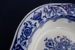 WEDGWOOD QUEEN CHARLOTTE- OVAL SERVING BOWL 8  3/4 "    .....   http://jaapiesfinechinastore.com