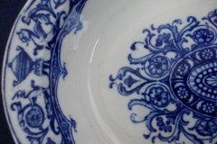WEDGWOOD QUEEN CHARLOTTE- OVAL SERVING BOWL 8  3/4 "    .....   http://jaapiesfinechinastore.com