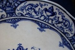 WEDGWOOD QUEEN CHARLOTTE- ROUND COMPOTE  DISH     .....   http://jaapiesfinechinastore.com
