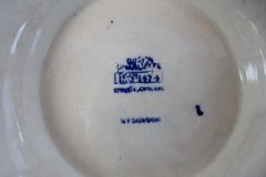 WEDGWOOD QUEEN CHARLOTTE- ROUND COMPOTE  DISH     .....   http://jaapiesfinechinastore.com