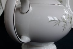 WEDGWOOD WESTBURY- TEA POT  .....   ttps://jaapiesfinechinastore.com