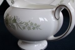 WEDGWOOD WESTBURY- CREAMER  .....   ttps://jaapiesfinechinastore.com