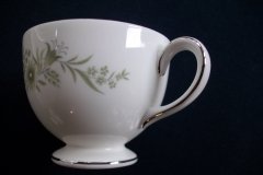 WEDGWOOD WESTBURY-  CUP & SAUCERS  .....   ttps://jaapiesfinechinastore.com