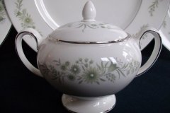 WEDGWOOD WESTBURY- COVERED SUGAR BOWL  .....   ttps://jaapiesfinechinastore.com