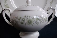 WEDGWOOD WESTBURY- COVERED SUGAR BOWL  .....   ttps://jaapiesfinechinastore.com