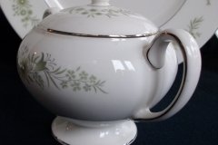 WEDGWOOD WESTBURY- COVERED SUGAR BOWL  .....   ttps://jaapiesfinechinastore.com