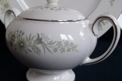 WEDGWOOD WESTBURY- COVERED SUGAR BOWL  .....   ttps://jaapiesfinechinastore.com