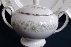 WEDGWOOD WESTBURY- COVERED SUGAR BOWL  .....   ttps://jaapiesfinechinastore.com