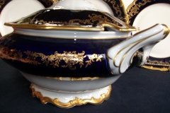 WEIMAR KATHARINA 20003 COBALT & GILT- COVERED SOUP TUREEN   .....   http://jaapiesfinechinastore.com