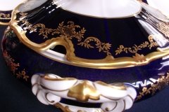 WEIMAR KATHARINA 20003 COBALT & GILT- COVERED SOUP TUREEN   .....   http://jaapiesfinechinastore.com