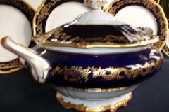 WEIMAR KATHARINA 20003 COBALT & GILT- COVERED SOUP TUREEN   .....   http://jaapiesfinechinastore.com