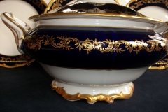 WEIMAR KATHARINA 20003 COBALT & GILT- COVERED SOUP TUREEN   .....   http://jaapiesfinechinastore.com
