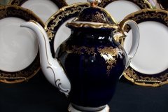 WEIMAR KATHARINA 20003 COBALT & GILT- COFFEE POT & LID  .....   http://jaapiesfinechinastore.com