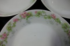 WM GUERIN WILD ROSES GARLAND- BERRY BOWL 5 1/8" ..... http://jaapiesfinechinastore.com