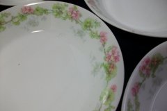 WM GUERIN WILD ROSES GARLAND- BERRY BOWL 5 1/8" ..... http://jaapiesfinechinastore.com
