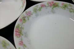WM GUERIN WILD ROSES GARLAND- BERRY BOWL 5 1/8" ..... http://jaapiesfinechinastore.com