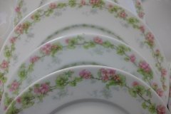 WM GUERIN WILD ROSES GARLAND-BREAD & BUTTER PLATE 6 1/4" ..... http://jaapiesfinechinastore.com