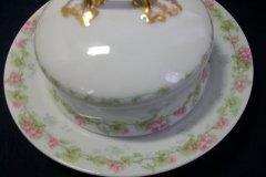 WM GUERIN WILD ROSES GARLAND- GRAVY BOAT WITH UNDERPLATE   ..... http://jaapiesfinechinastore.com