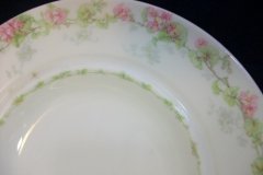 WM GUERIN WILD ROSES GARLAND- GRAVY BOAT WITH UNDERPLATE   ..... http://jaapiesfinechinastore.com