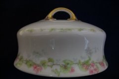 WM GUERIN WILD ROSES GARLAND- GRAVY BOAT WITH UNDERPLATE   ..... http://jaapiesfinechinastore.com