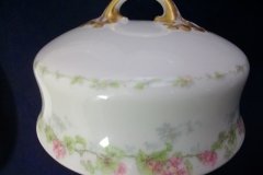 WM GUERIN WILD ROSES GARLAND- GRAVY BOAT WITH UNDERPLATE   ..... http://jaapiesfinechinastore.com