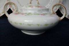 WM GUERIN WILD ROSES GARLAND- COVERED SUGAR BOWL   ..... http://jaapiesfinechinastore.com