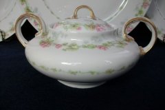 WM GUERIN WILD ROSES GARLAND- COVERED SUGAR BOWL   ..... http://jaapiesfinechinastore.com