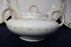 WM GUERIN WILD ROSES GARLAND- COVERED SUGAR BOWL   ..... http://jaapiesfinechinastore.com