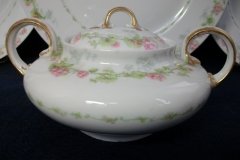 WM GUERIN WILD ROSES GARLAND- COVERED SUGAR BOWL   ..... http://jaapiesfinechinastore.com