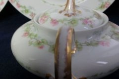 WM GUERIN WILD ROSES GARLAND- COVERED SUGAR BOWL   ..... http://jaapiesfinechinastore.com
