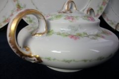 WM GUERIN WILD ROSES GARLAND- COVERED SUGAR BOWL   ..... http://jaapiesfinechinastore.com