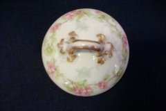 WM GUERIN WILD ROSES GARLAND- COVERED SUGAR BOWL   ..... http://jaapiesfinechinastore.com