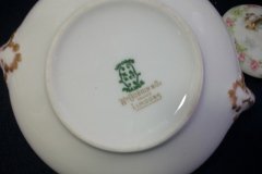 WM GUERIN WILD ROSES GARLAND- COVERED SUGAR BOWL   ..... http://jaapiesfinechinastore.com
