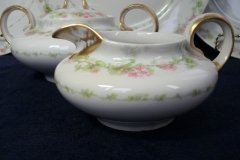 WM GUERIN WILD ROSES GARLAND- CREAMER  8oz   ..... http://jaapiesfinechinastore.com
