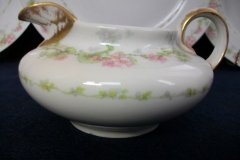 WM GUERIN WILD ROSES GARLAND- CREAMER  8oz   ..... http://jaapiesfinechinastore.com