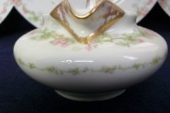 WM GUERIN WILD ROSES GARLAND- CREAMER  8oz   ..... http://jaapiesfinechinastore.com