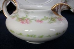 WM GUERIN WILD ROSES GARLAND- CREAMER  8oz   ..... http://jaapiesfinechinastore.com