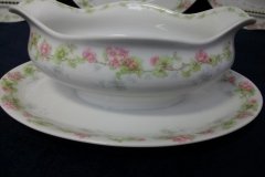 WM GUERIN WILD ROSES GARLAND- GRAVY BOAT WITH UNDERPLATE   ..... http://jaapiesfinechinastore.com