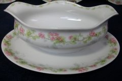 WM GUERIN WILD ROSES GARLAND- GRAVY BOAT WITH UNDERPLATE   ..... http://jaapiesfinechinastore.com